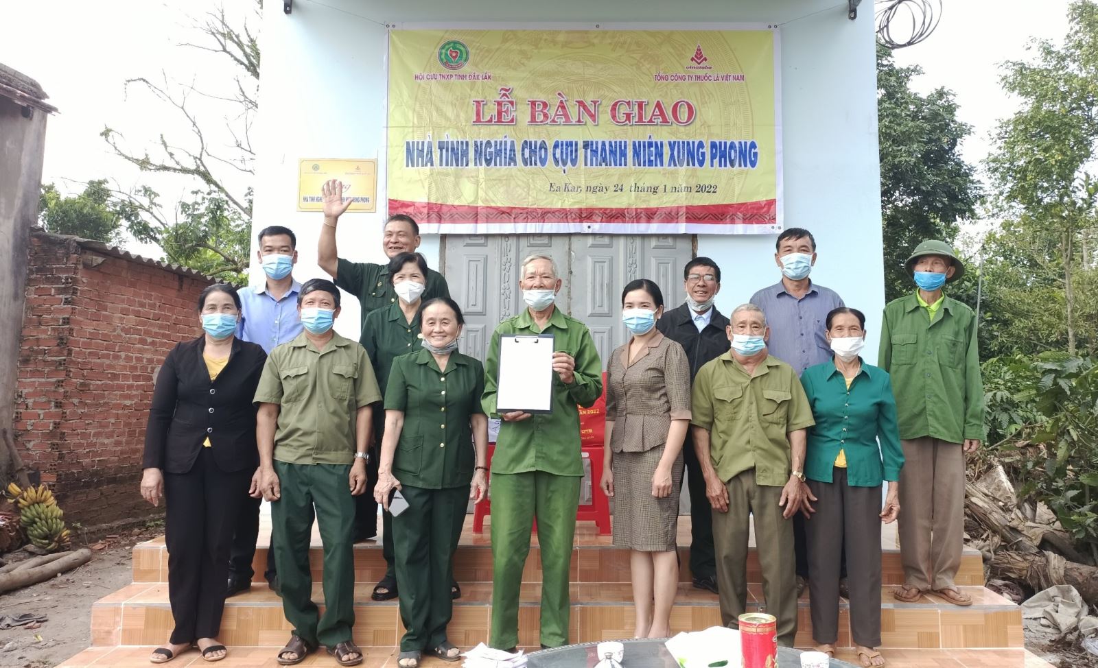 Lễ  bàn giao nhà tình nghĩa cho hộ gia đình TNXP khó khăn về nhà ở, tại xã  Xuân Phú , huyện EaKar 