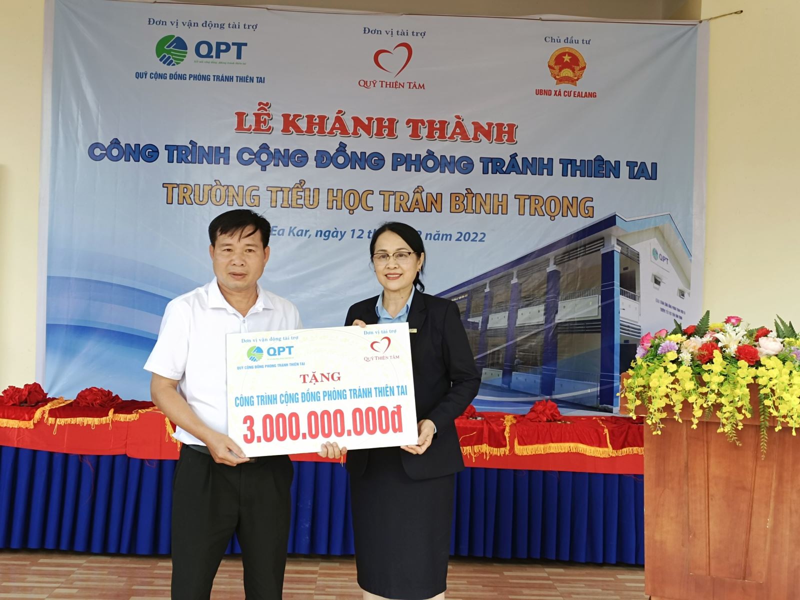 Lễ khánh thành và bàn giao công trình nhà lớp học tại Trường TH trần Bình Trọng, xã Cư Ealang