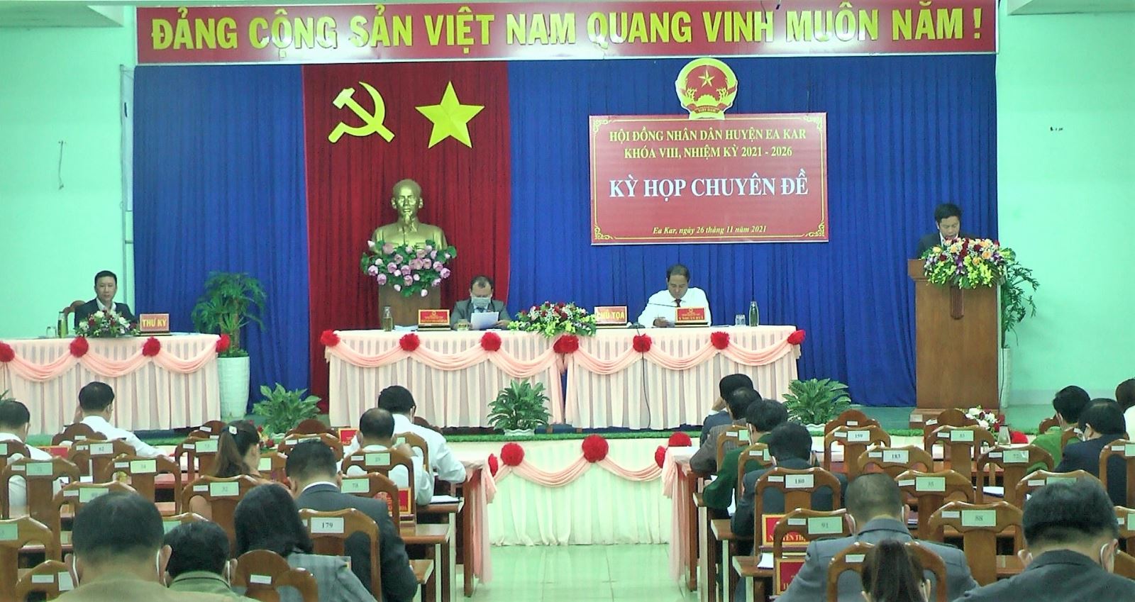 HĐND huyện Ea Kar khóa VIII, nhiệm kỳ 2021 – 2026 tổ chức kỳ họp chuyên đề