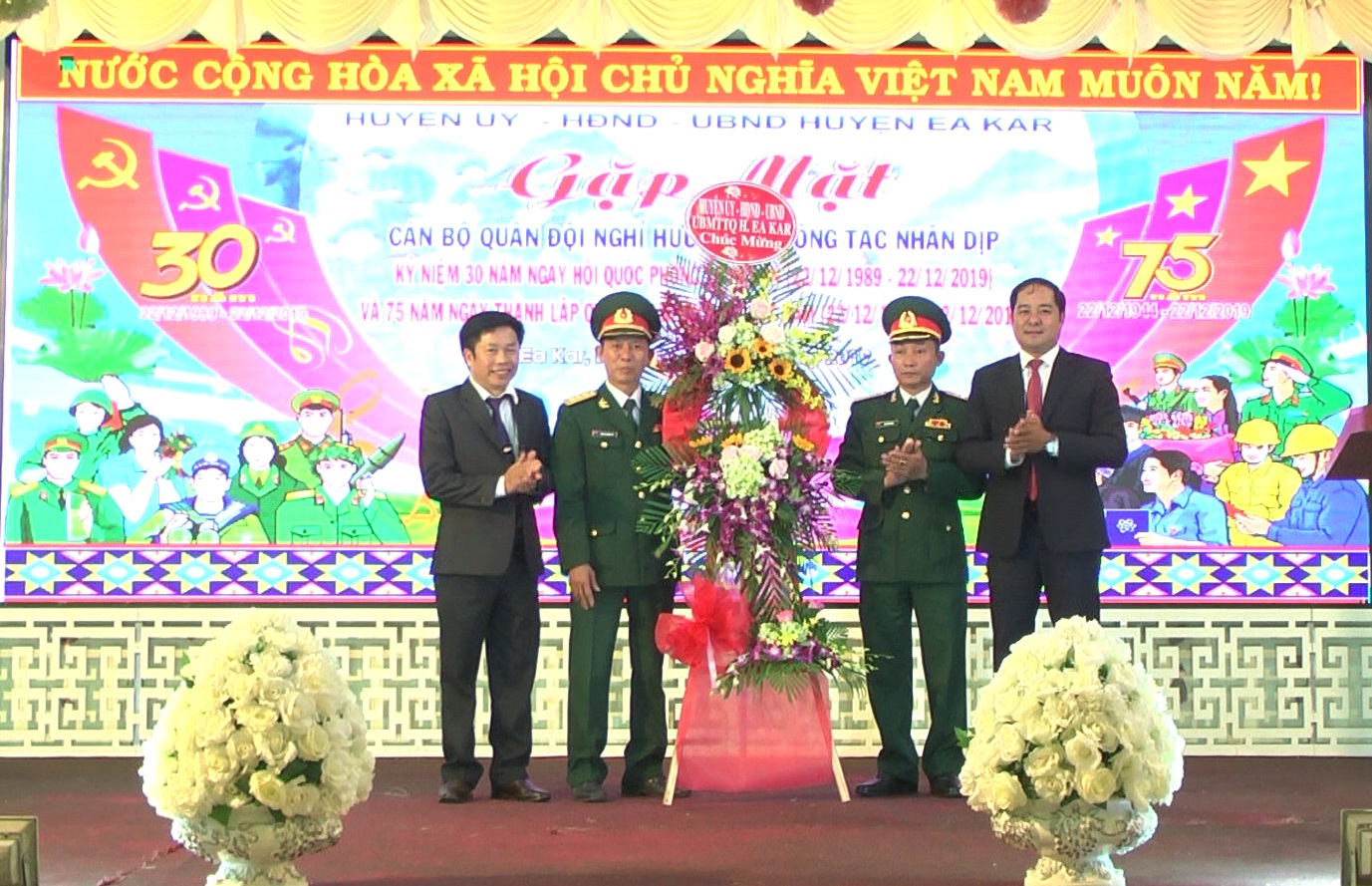 Gặp mặt cán bộ Quân đội nghỉ hưu trên địa bàn huyện