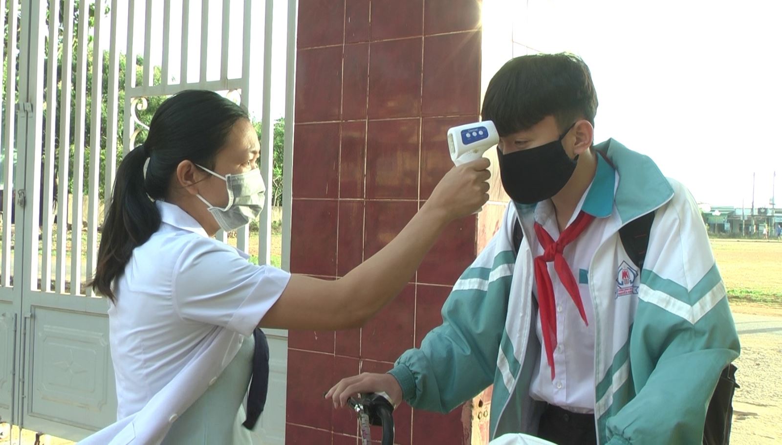 Nhiều biện pháp bảo vệ sức khỏe được các nhà trường triển khai khi Học sinh đi học lại sau thời gian nghỉ phòng bệnh Covid-19