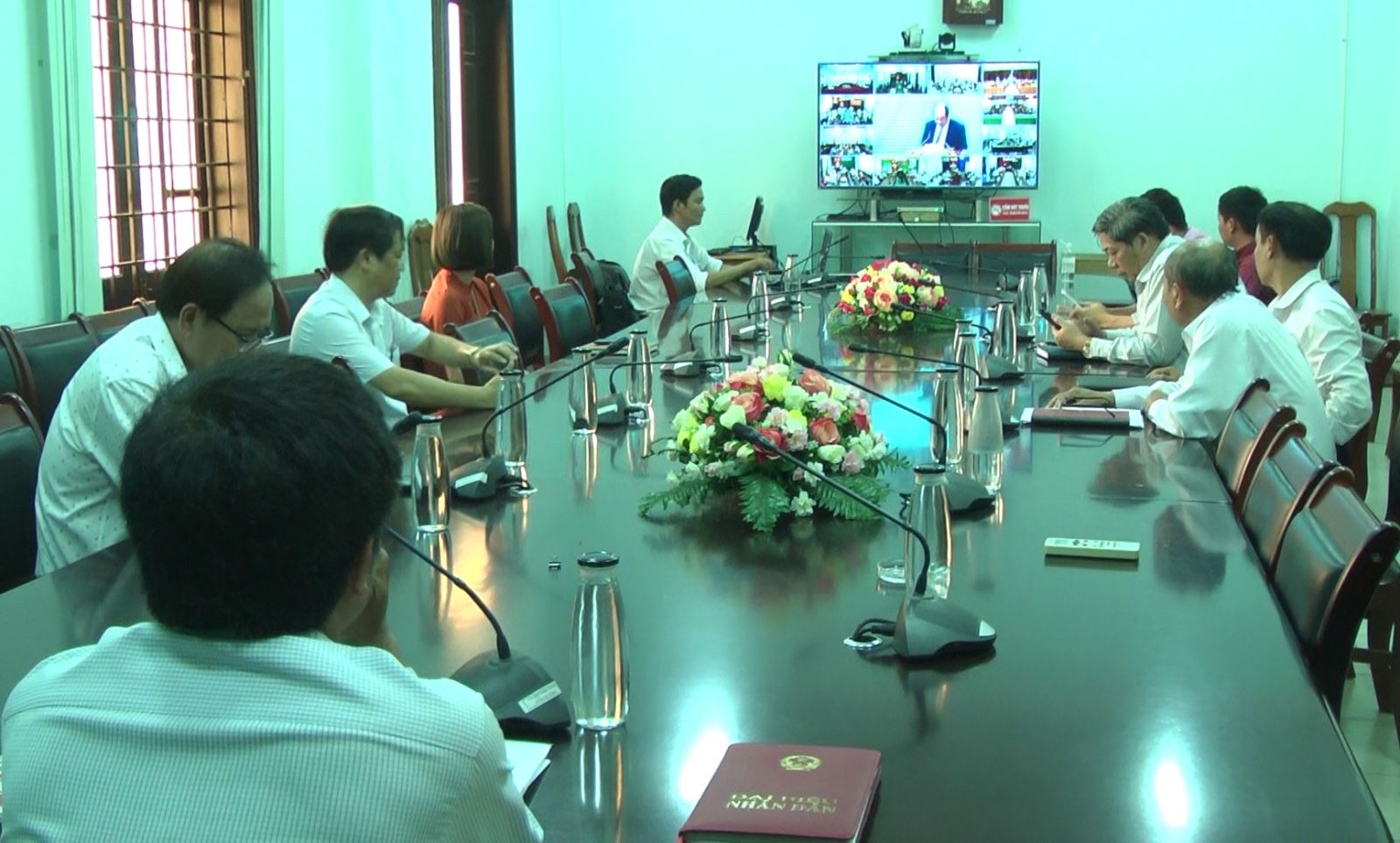 Huyện Ea Kar tham gia Hội nghị trực tuyến của Thủ tướng Chính phủ với doanh nghiệp