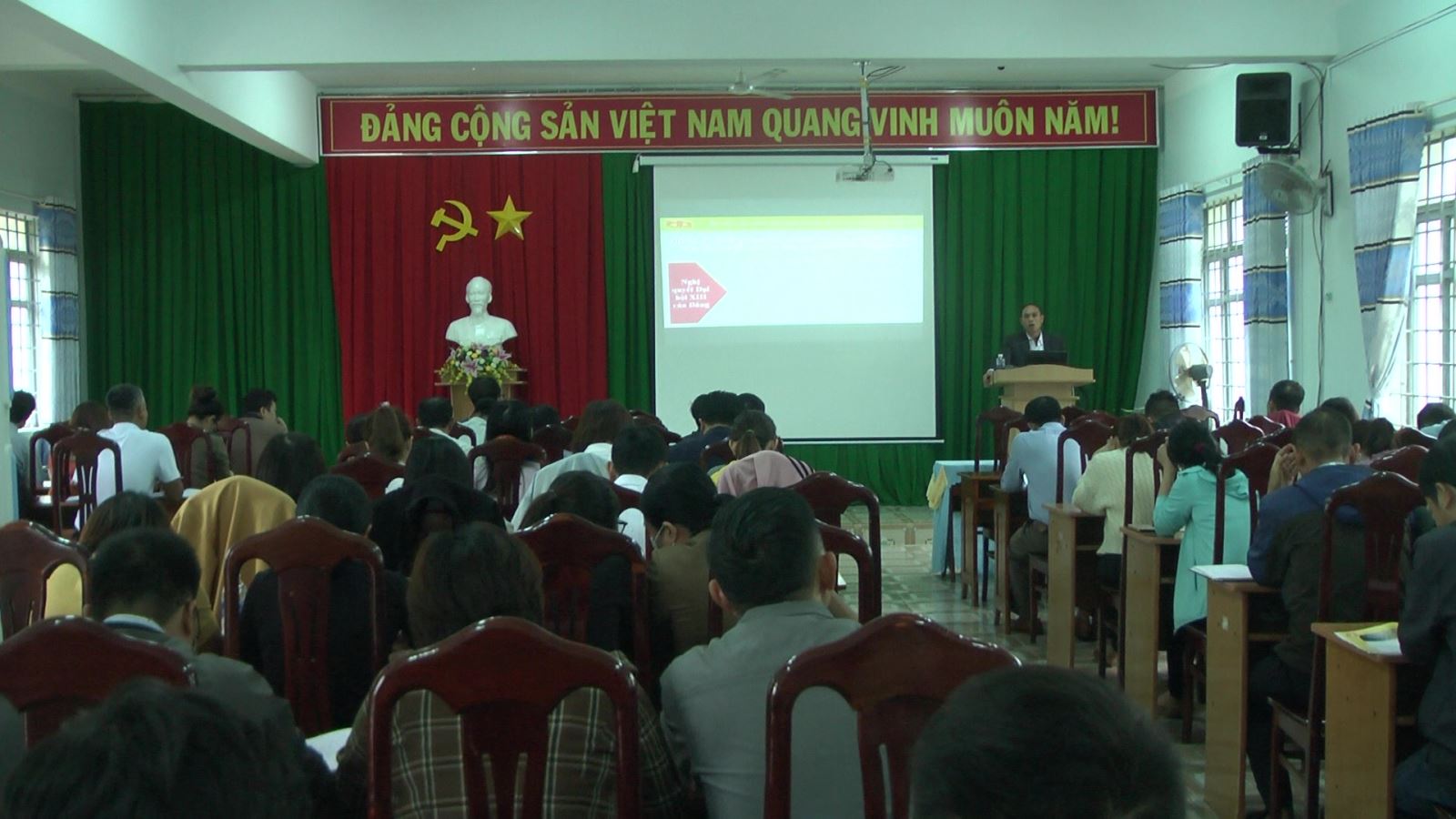Ban Tuyên giáo Huyện ủy Eakar tổ chức nghiên cứu, học tập, quán triệt và triển khai thực hiện Nghị quyết Hội nghị lần thứ 5 BCH TW Đảng khóa XIII