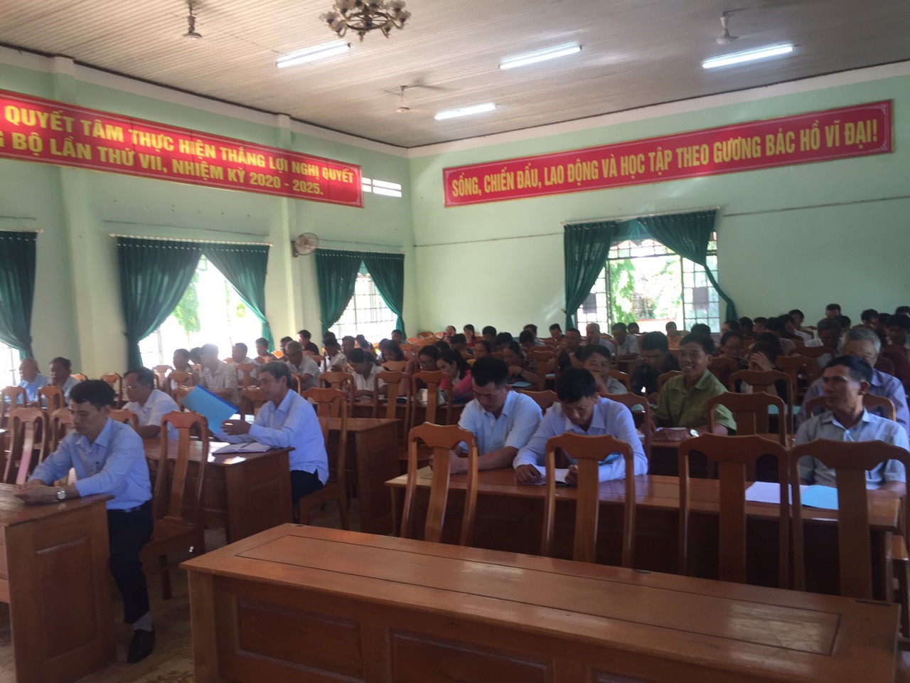 Ea Kar tổ chức tập huấn tuyên truyền các văn bản pháp luật cho cán bộ, thôn, buôn, tổ dân phố