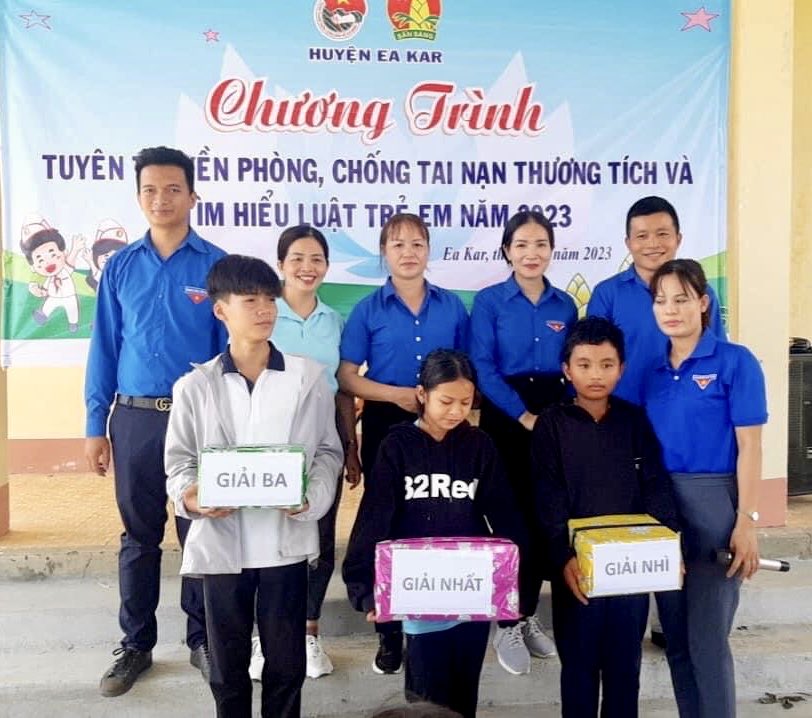 RA QUÂN CHIẾN DỊCH THANH NIÊN TÌNH NGUYỆN MÙA HÈ XANH 2023