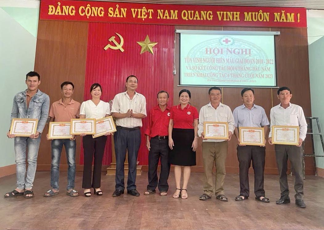 Hội CTĐ xã Ea Sar tổ chức Hội nghị  tôn vinh người hiến máu nhân đạo giai đoạn 2018 -2022 và Sơ kết 6 tháng đầu năm 2023.
