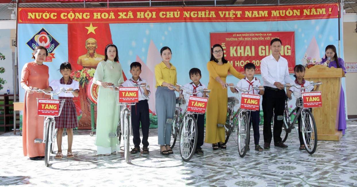 Trường TH  Nguyễn Viết Xuân – xã Cư Yang tổ chức lễ khai giảng năm học 2023 – 2024
