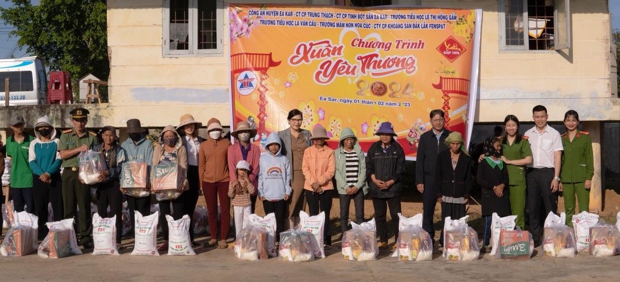  Công an huyện Ea Kar tổ chức chuỗi các hoạt động  “Xuân yêu thương” nhân dịp tết Nguyên đán Giáp Thìn năm 2024