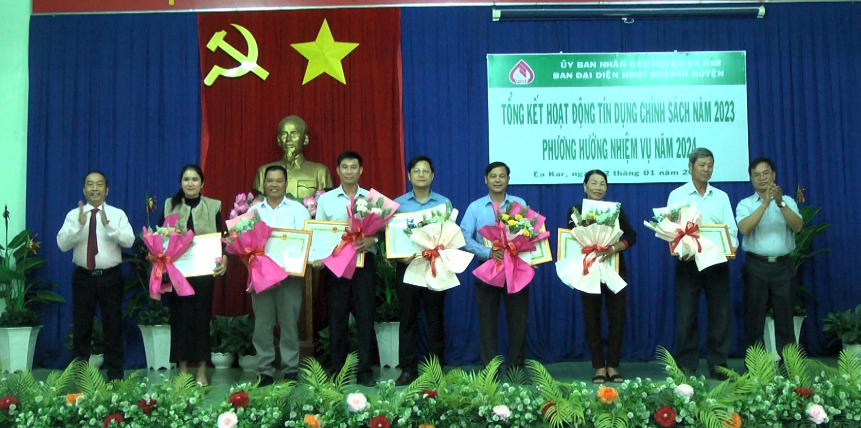 Ban đại diện Hội đồng quản trị ngân hàng chính sách xã hội  huyện Ea Kar đánh giá kết quả hoạt động năm 2023