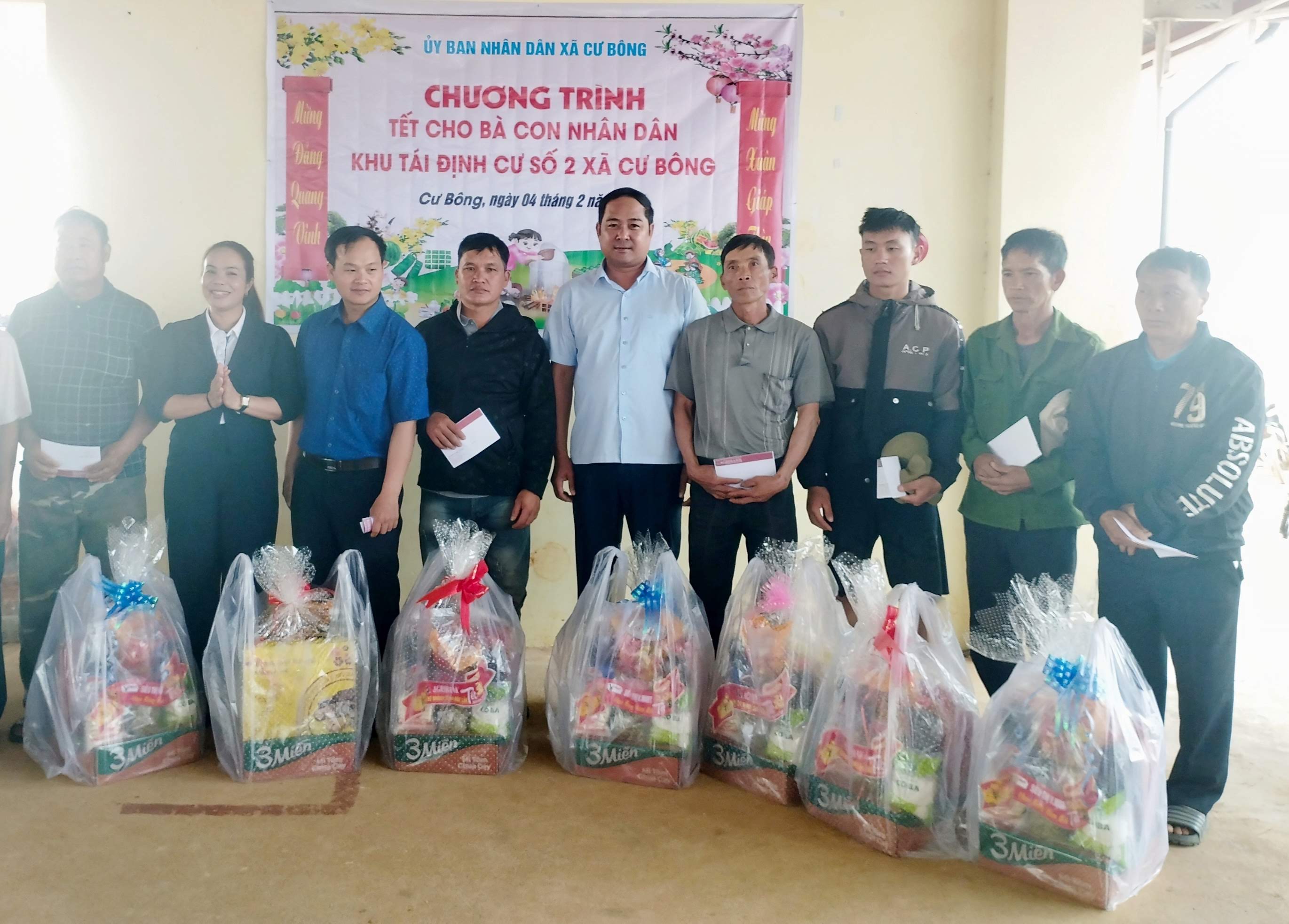 Chương trình Tết cho bà con nhân dân khu tái định cư số 2  xã Cư Bông thuộc Dự án Hồ chứa nước Krông Pách thượng