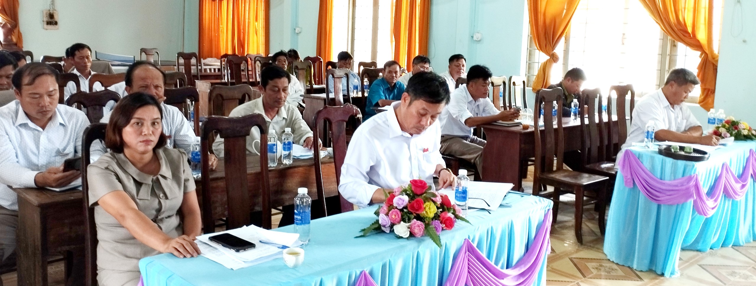 Kỳ họp thứ 6 HĐND xã Cư Bông khóa V, nhiệm kỳ 2021-2026