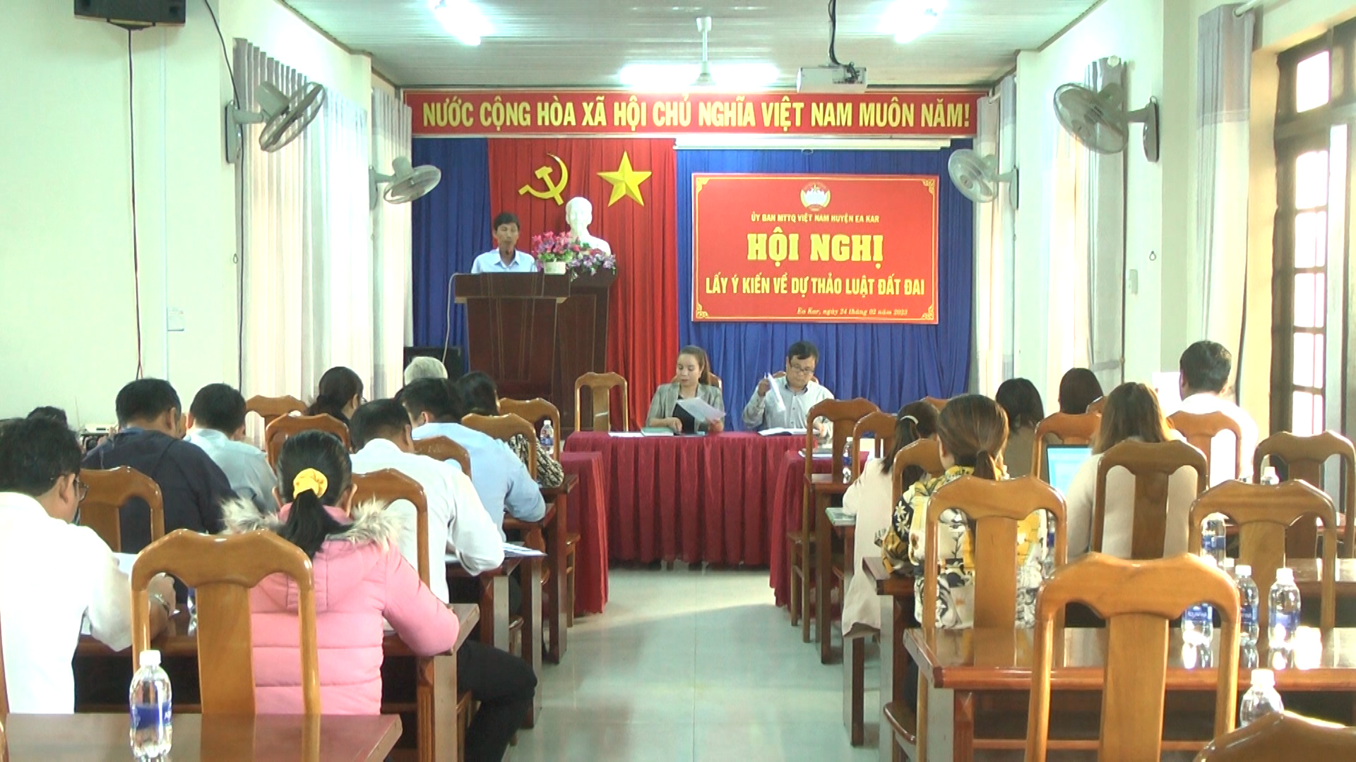 Ủy Ban MTTQ Việt Nam huyện Ea Kar tổ chức hội nghị lấy ý kiến Nhân dân đối với Dự thảo Luật Đất đai (sửa đổi)