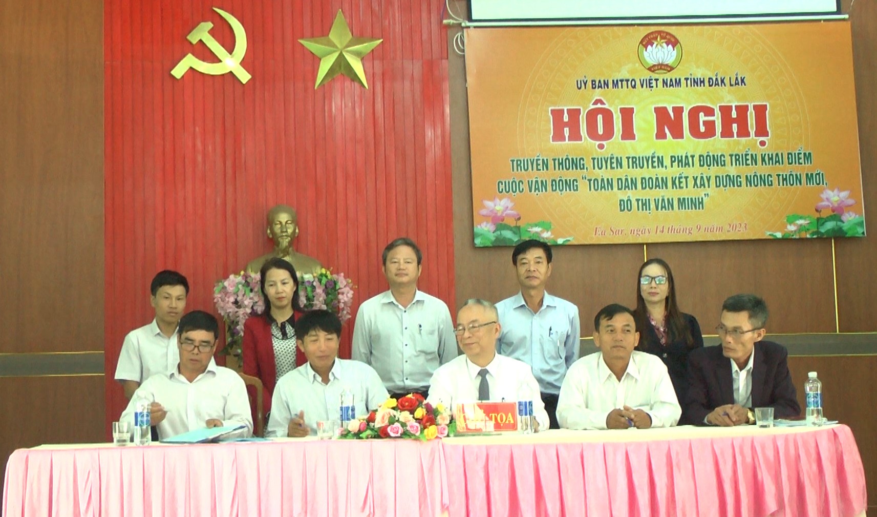 Truyền thông, tuyên truyền, phát động triển khai điểm cuộc vận động "Toàn dân đoàn kết xây dựng nông thôn mới, đô thị văn minh"