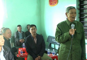 Đại biểu HĐND huyện Ea Kar tiếp xúc với cử tri xã Xuân Phú sau kỳ họp thứ 5