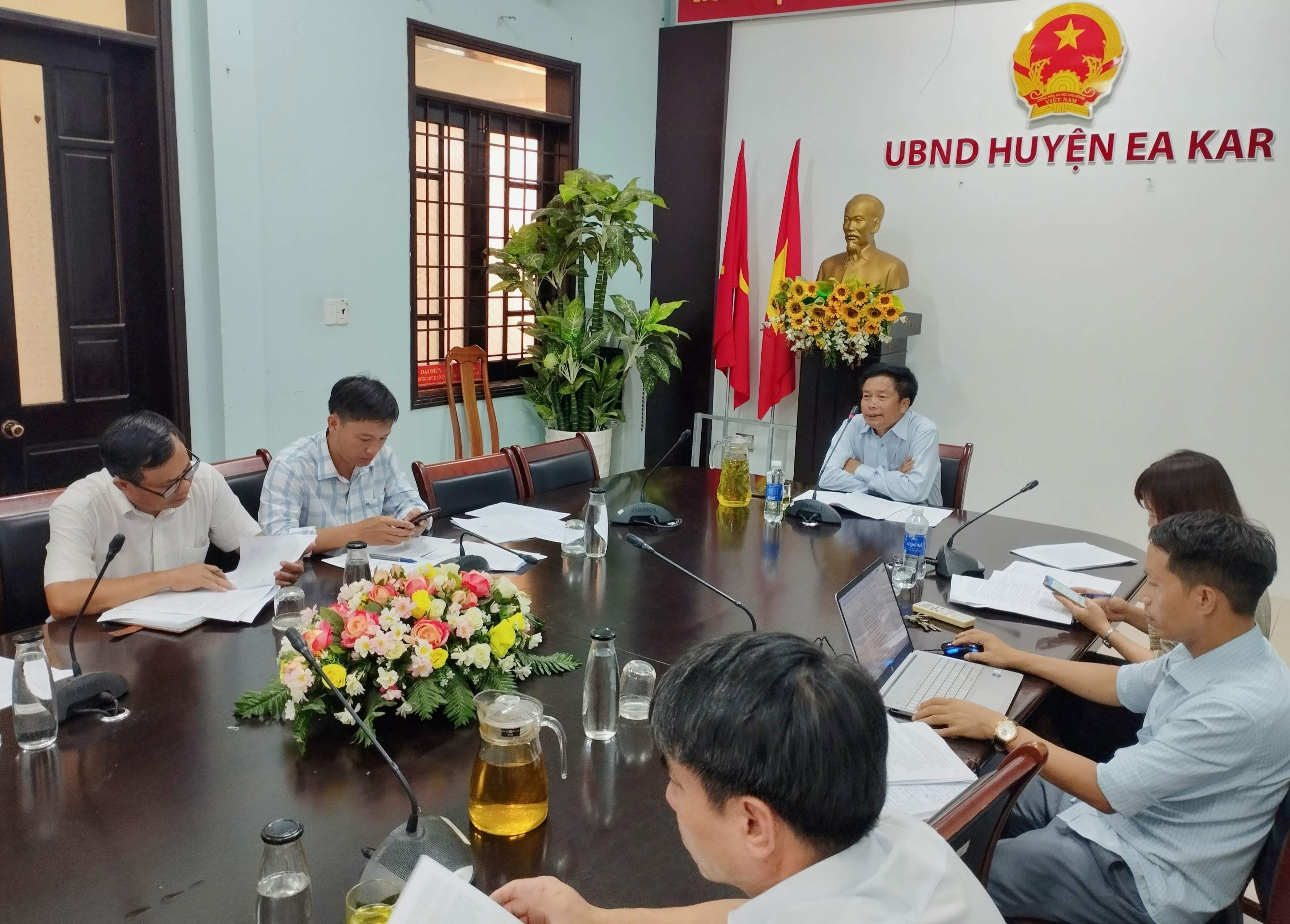 Huyện Ea Kar tổ chức cuộc họp thường kỳ tháng 8