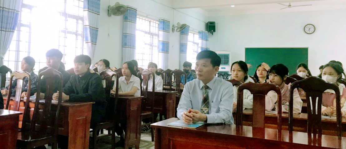 Lớp bồi dưỡng chuyên đề lịch sử Đảng  “Đảng ta thật là vĩ đại” khóa I năm 2024.