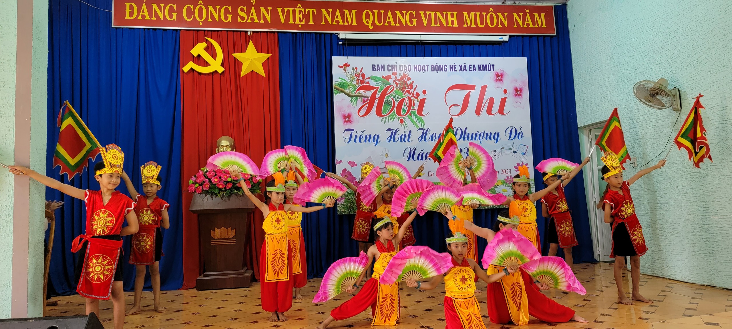 Xã Ea Kmút tổ chúc Hội thi “Tiếng hát Hoa phượng đỏ” năm 2023