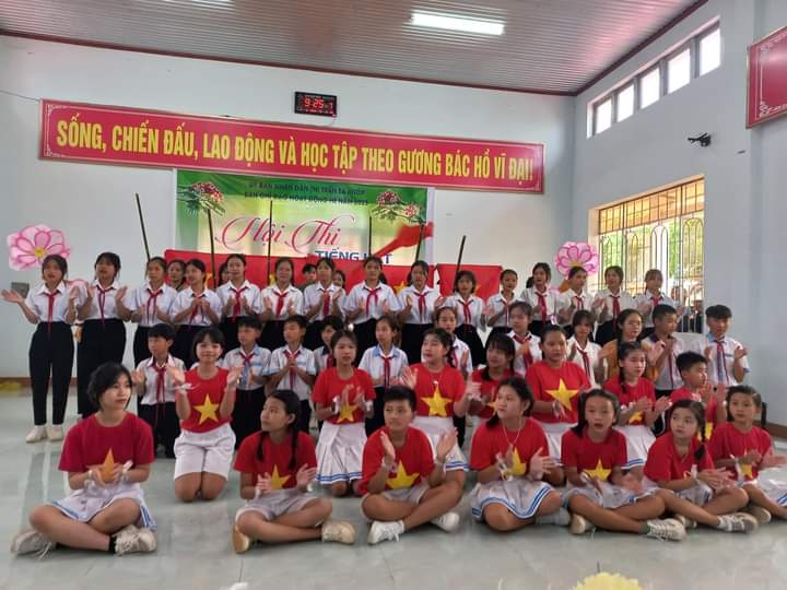Thị trấn Ea Knốp tổ chúc Hội thi “Tiếng hát Hoa phượng đỏ” năm 2023