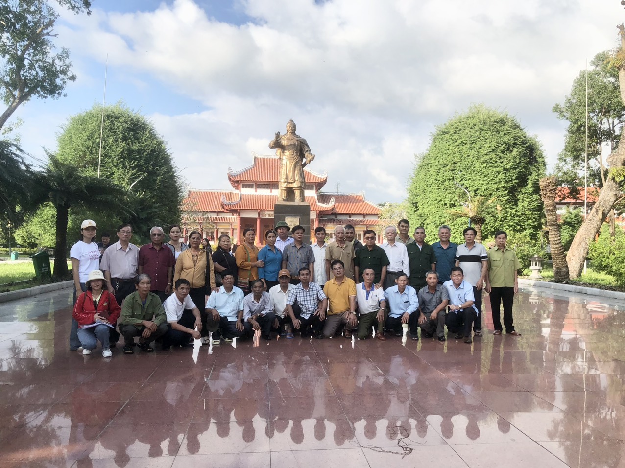 Đoàn đại biểu người Uy tín huyện Ea Kar tham quan học tập kinh nghiệm tại 4 tỉnh Miền Trung, Bắc Tây Nguyên