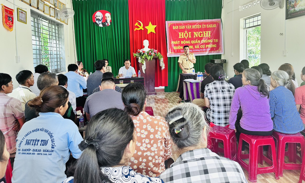 Ban Dân vận Huyện uỷ Ea Kar tổ chức phát động quần chúng tại Buôn M’Um xã Cư Prông