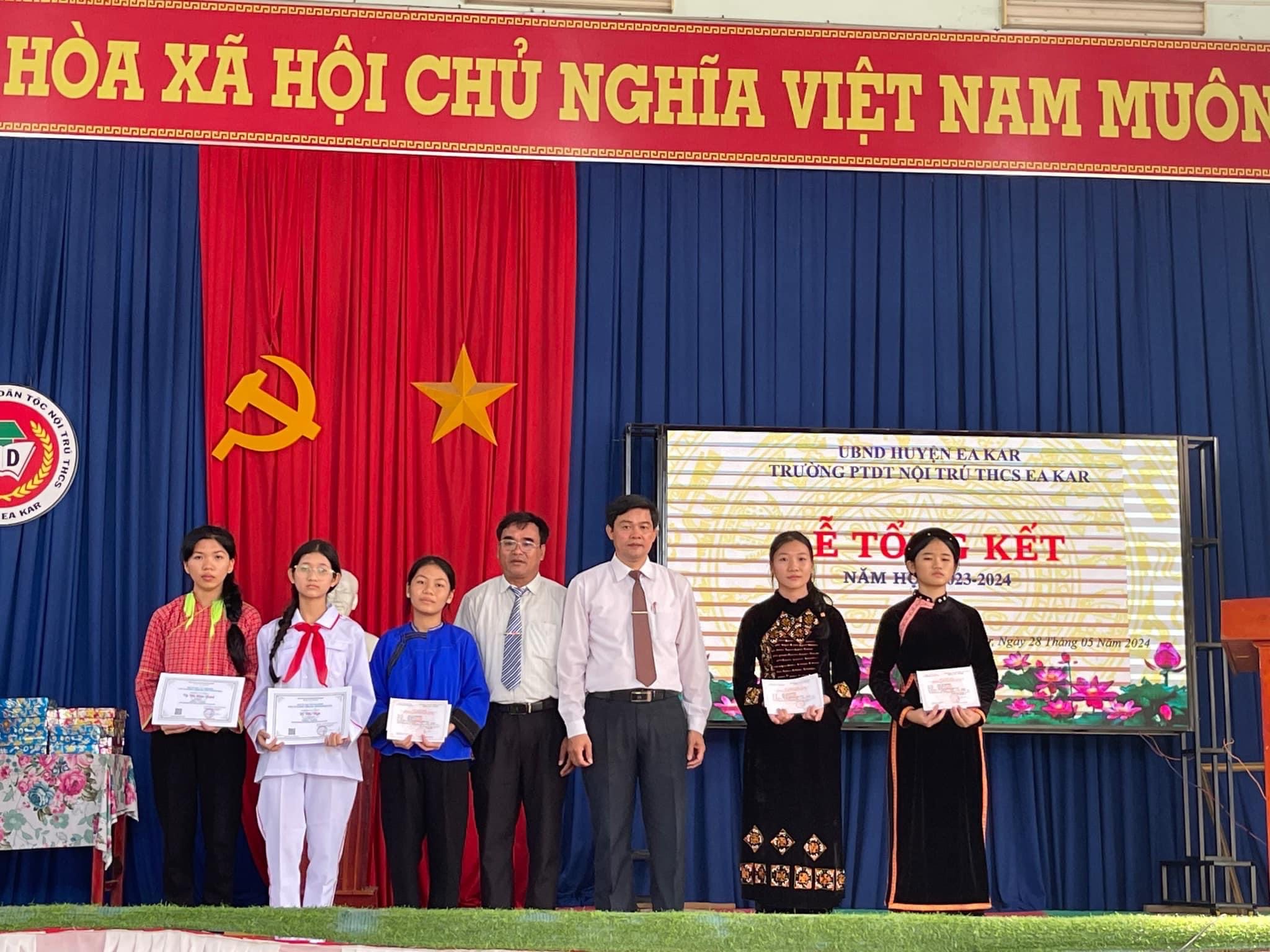 Trường Phổ thông dân tộc nội trú THCS Ea Kar tổng kết năm học  2023 – 2024