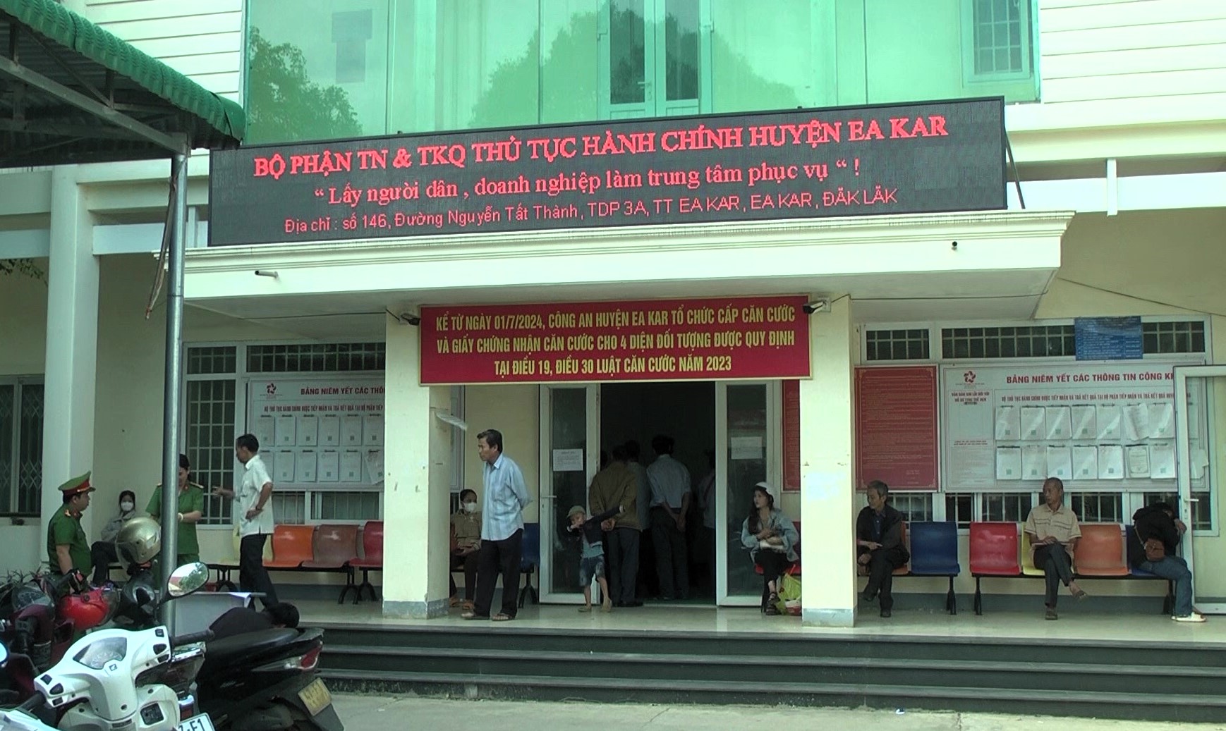 Huyện Ea Kar đẩy mạnh công tác cải cách hành chính hướng đến sự hài lòng của người dân và doanh nghiệp