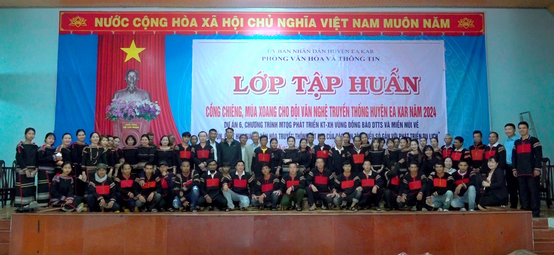 Lớp tập huấn Cồng chiêng, múa xoang  cho Đội văn nghệ truyền thống huyện Ea Kar năm 2024.