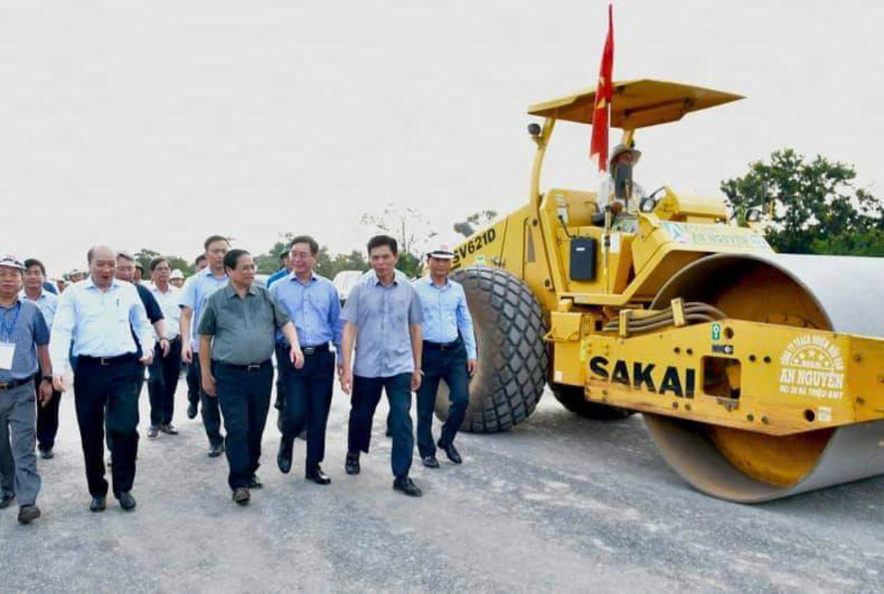 Huyện Ea Kar hưởng ứng đợt Thi đua cao điểm “500 ngày đêm thi đua hoàn thành 3.000 km đường bộ cao tốc”