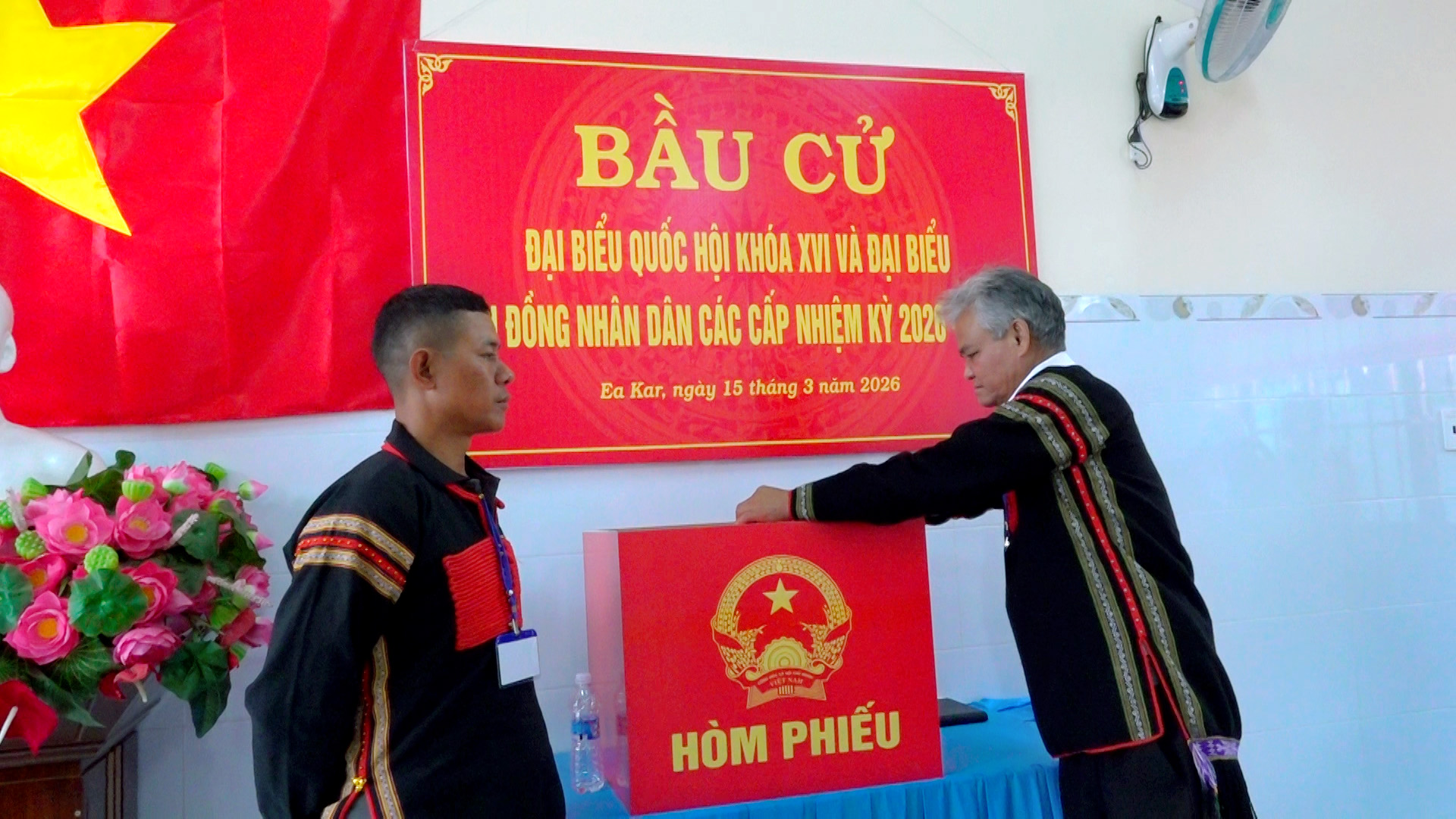 Gần 60.000 cử tri xã Ea Kar phấn khởi tham gia Ngày hội toàn dân