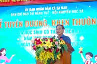 Xã Ea Kar tuyên dương, khen thưởng giáo viên và học sinh đạt thành tích xuất sắc năm học 2025 – 2026