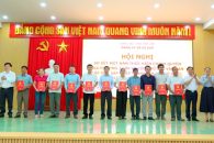 Xã Ea Kar sơ kết 1 năm thực hiện mô hình chính quyền địa phương 2 cấp; công bố các quyết định về sắp xếp, tổ chức lại thôn, buôn
