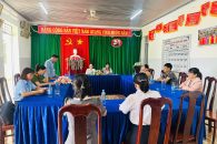 Đoàn liên ngành xã Ea Kar kiểm tra an toàn thực phẩm tại các trường học có bếp ăn tập thể.